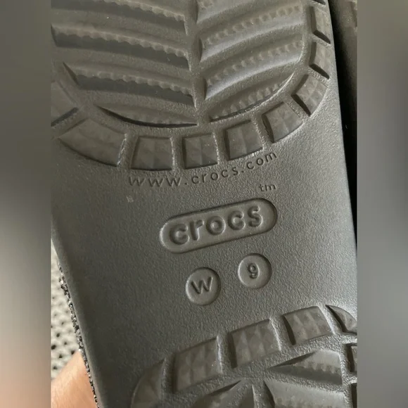 Crocs Glitter Flip Flop Sandals Black Casual Comfort Summer Bling Size 9 - Picture 8 of 9